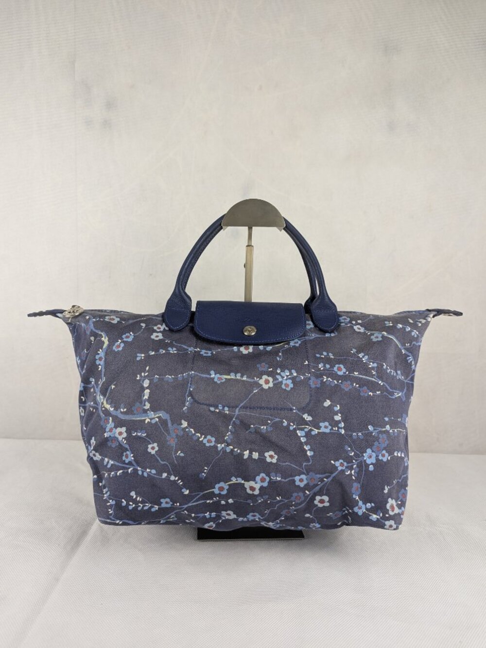 LONGCHAMP Le Pliage Sakura Navy Blue Cherry blossoms Hand Bag Made in Tunisia.